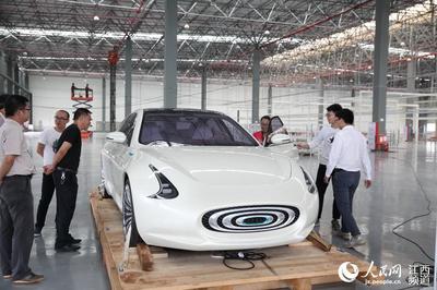 新能源汽车驶入赣南 苏区振兴五年间的绿色蜕变