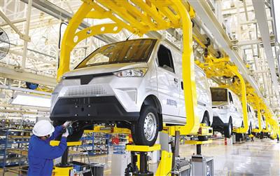 我国汽车产业金秋再传捷报 新能源汽车产量与整车出口实现高速增长